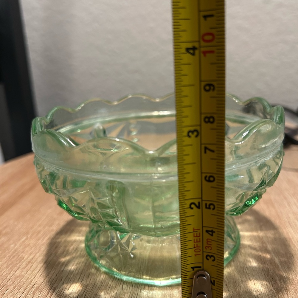 Green Glass Trinket Dish - Picture 3 of 8